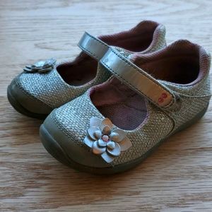 Silver Stride Rite mary jane shoes/sandals